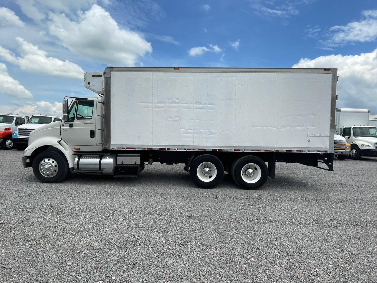 camiÓn con caja refrigerada camiÓn con caja refrigerada