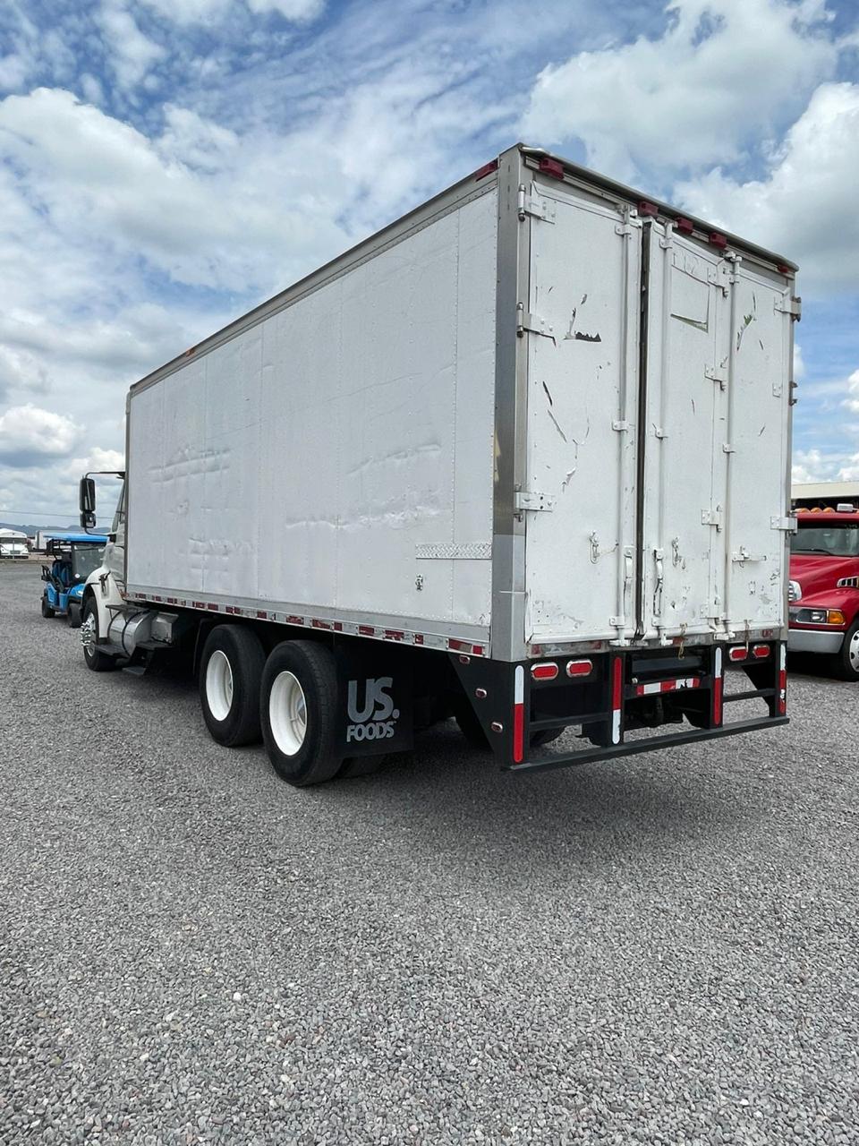 camiÓn con caja refrigerada camiÓn con caja refrigerada