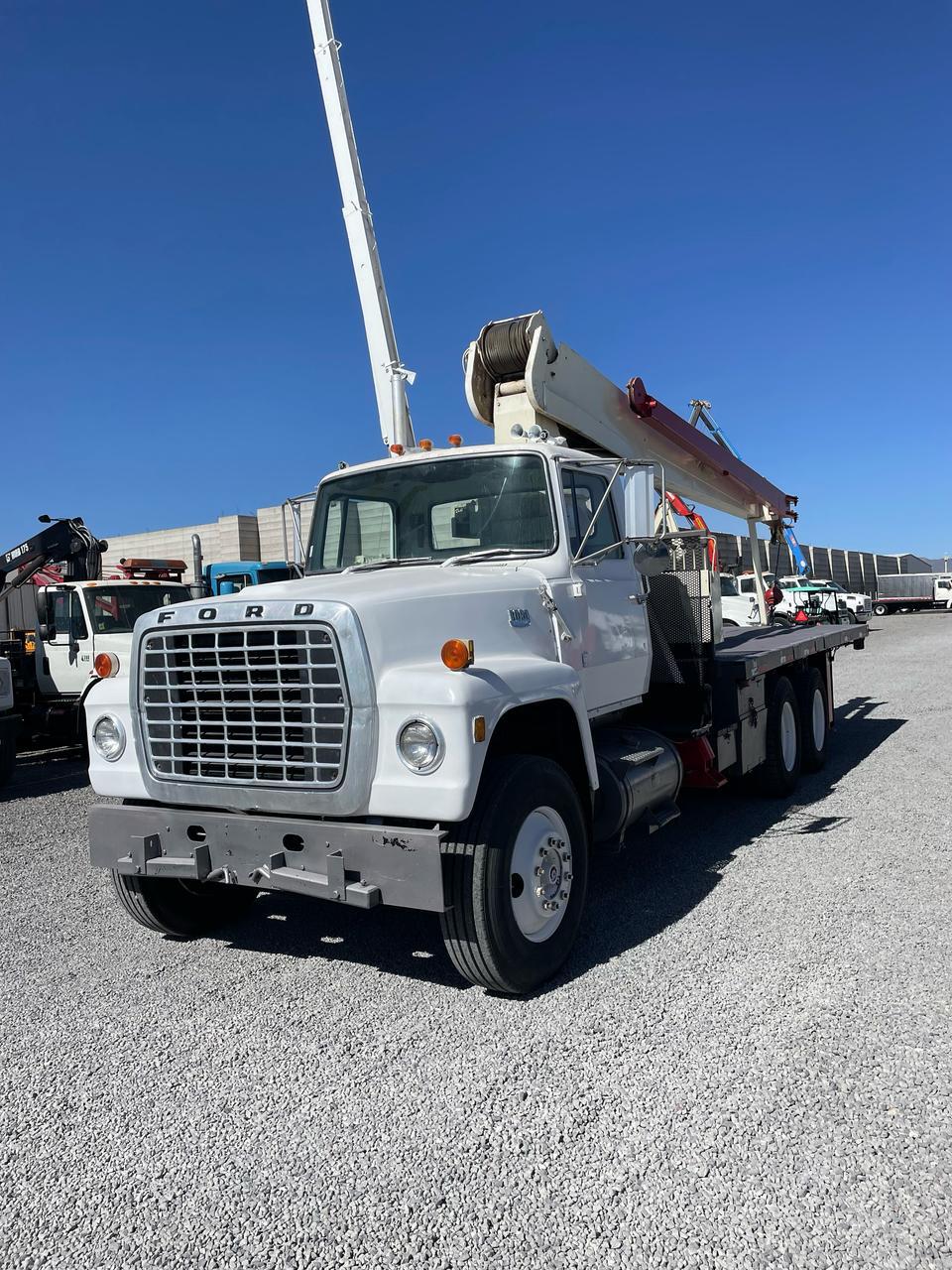 camiÓn con grua camiÓn con grua