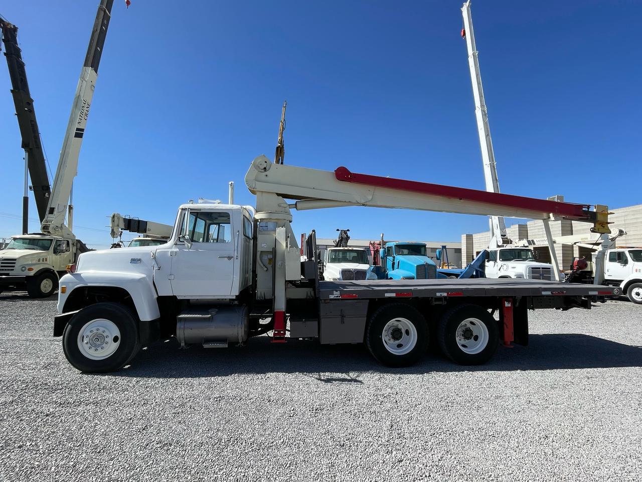 camiÓn con grua camiÓn con grua