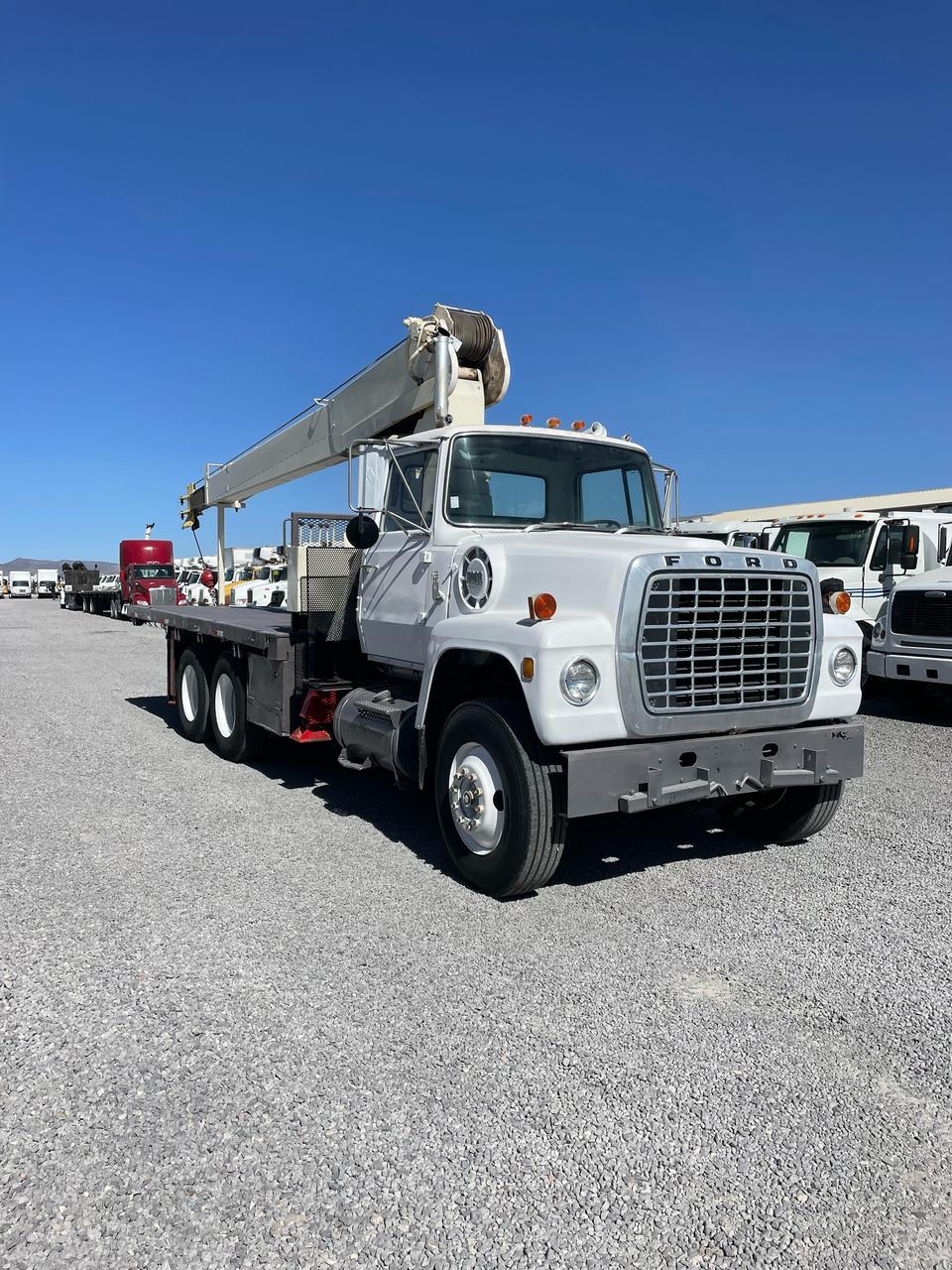 camiÓn con grua camiÓn con grua