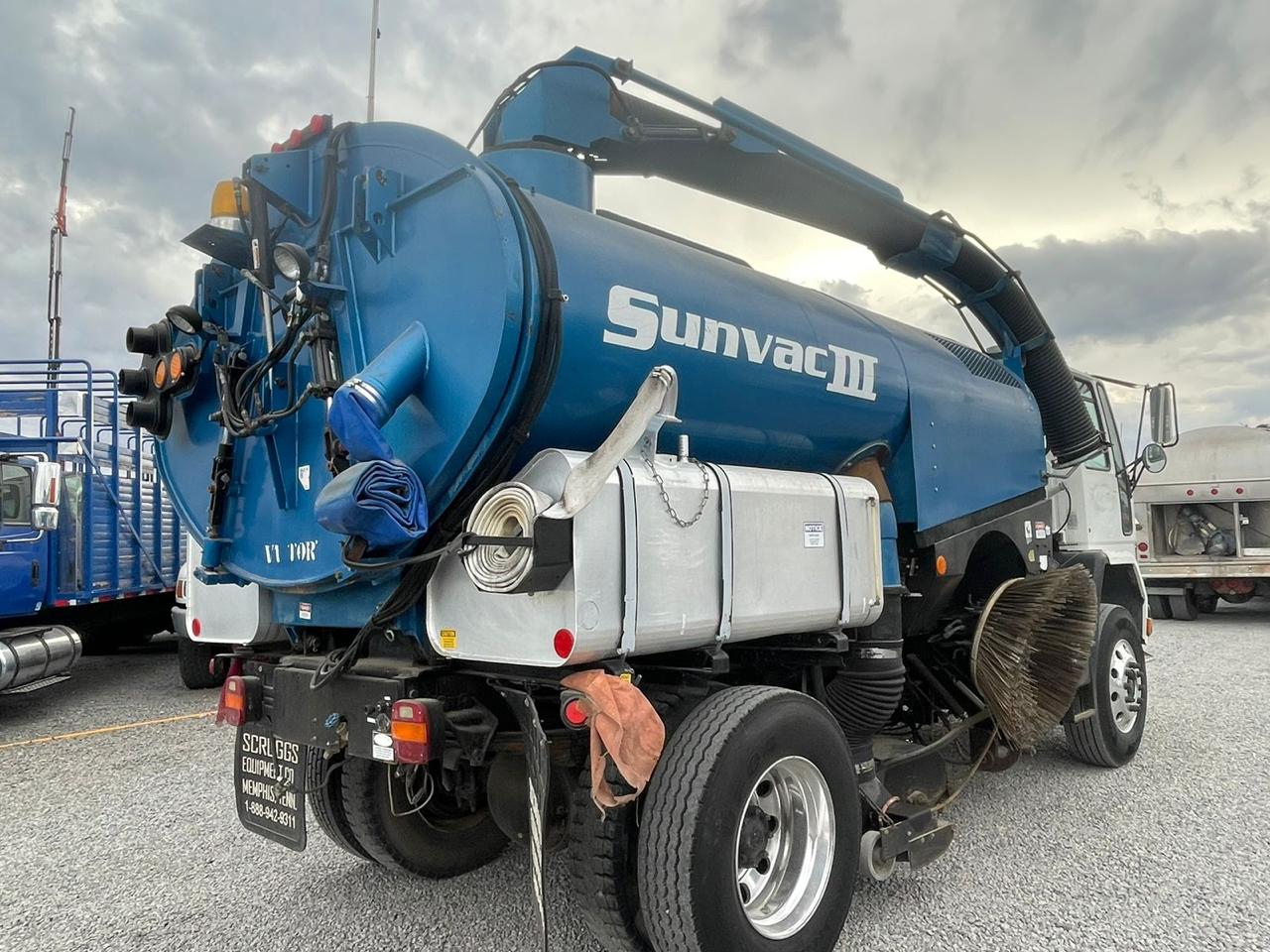 camion con equipo barredor camion con equipo barredor