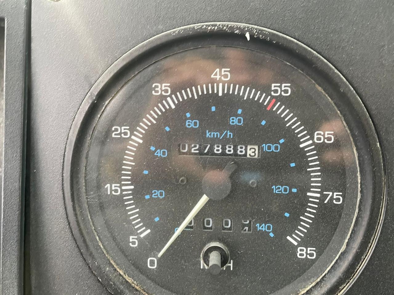 camion con equipo barredor camion con equipo barredor