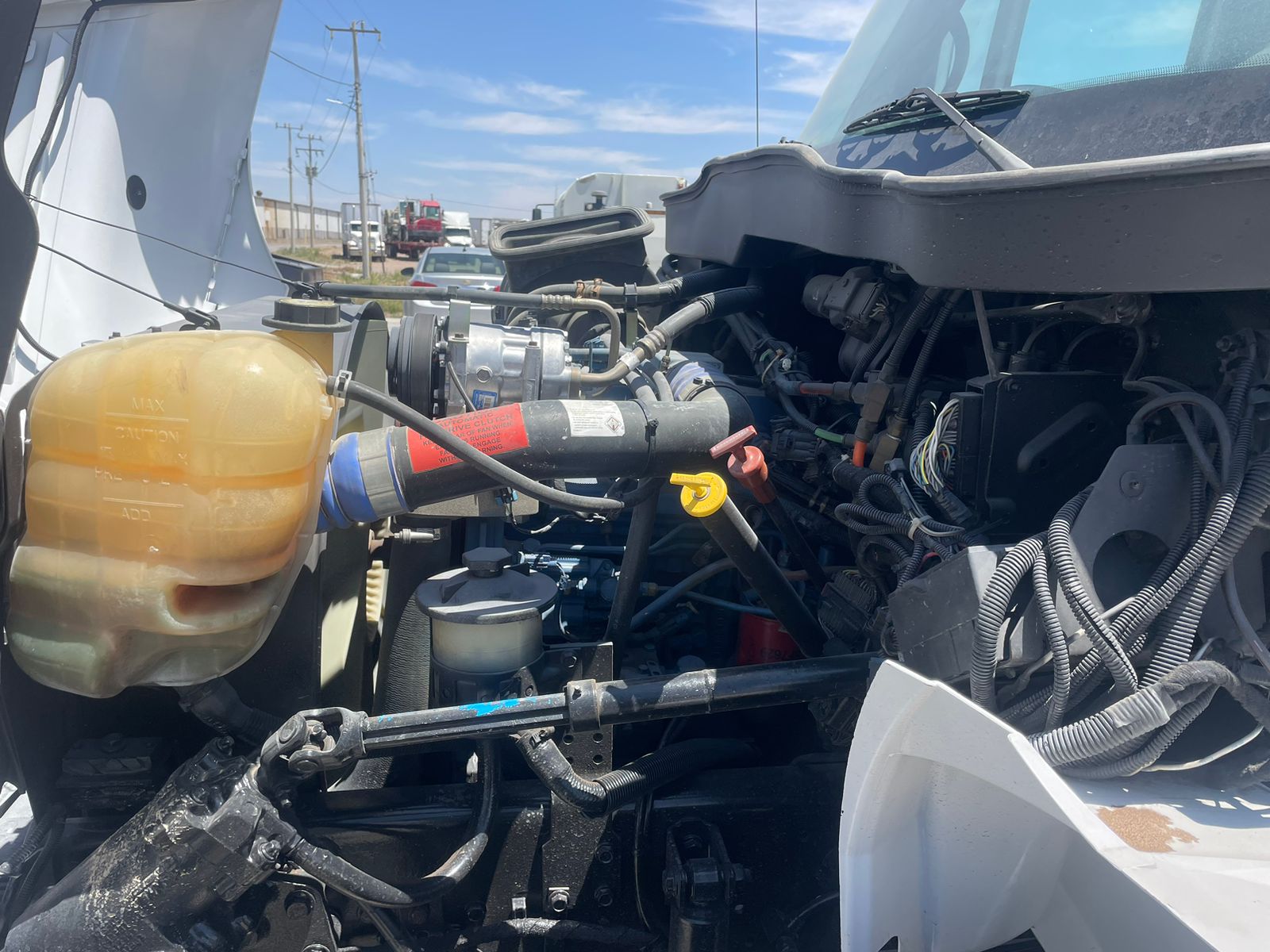 camion con equipo barredor camion con equipo barredor