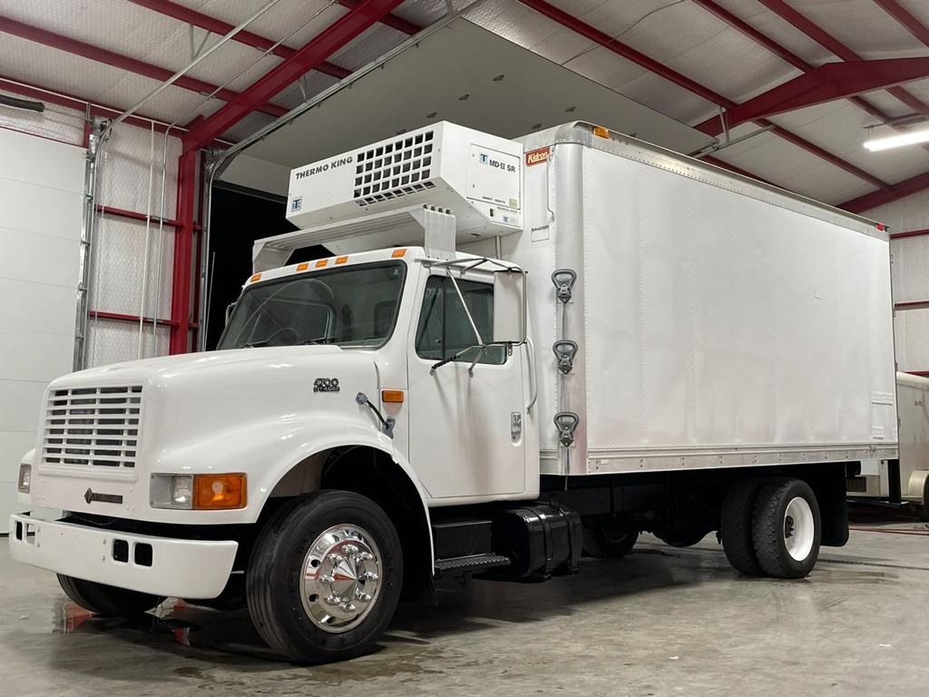 camiÓn con caja refrigerada camiÓn con caja refrigerada