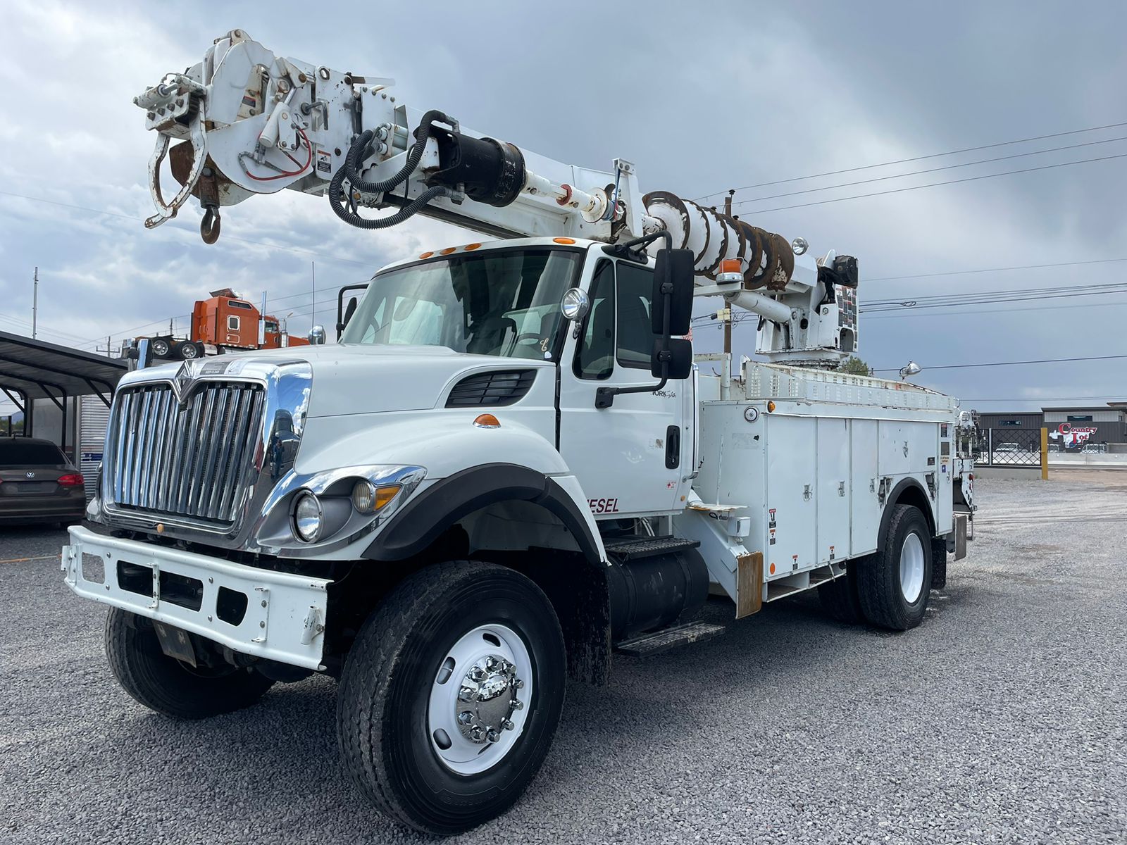 camiÓn con pluma de perforaciÓn camiÓn con pluma de perforaciÓn