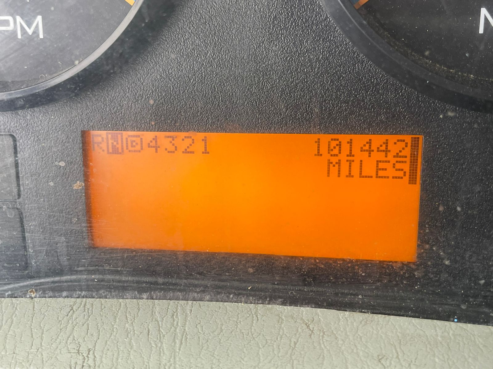 camiÓn con pluma de perforaciÓn camiÓn con pluma de perforaciÓn