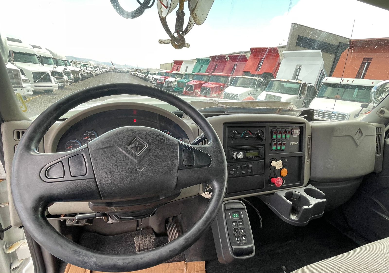 camiÓn con pluma de perforaciÓn camiÓn con pluma de perforaciÓn